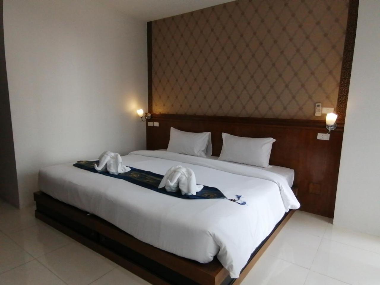 Nj Patong Hotel Luaran gambar