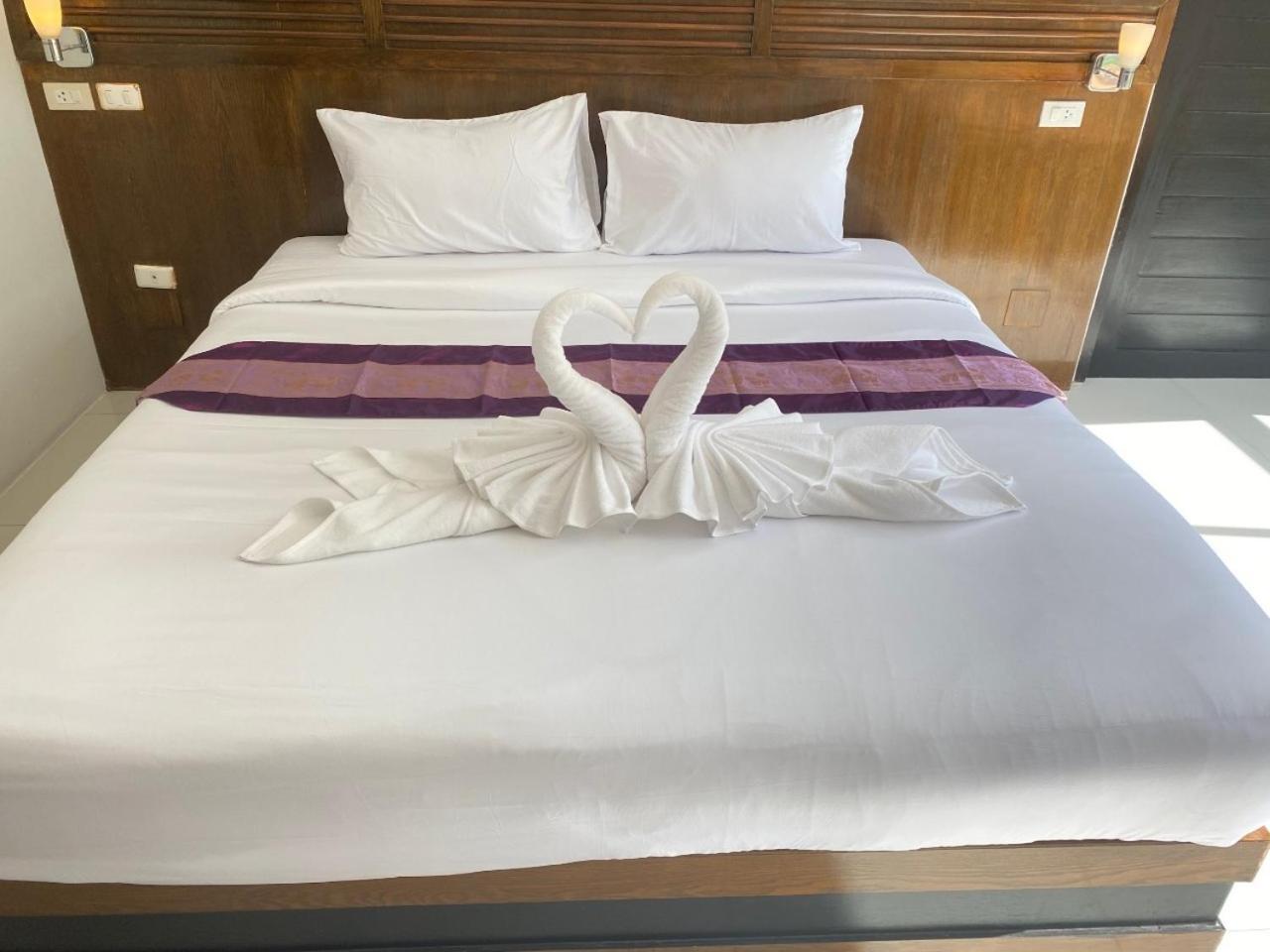 Nj Patong Hotel Luaran gambar