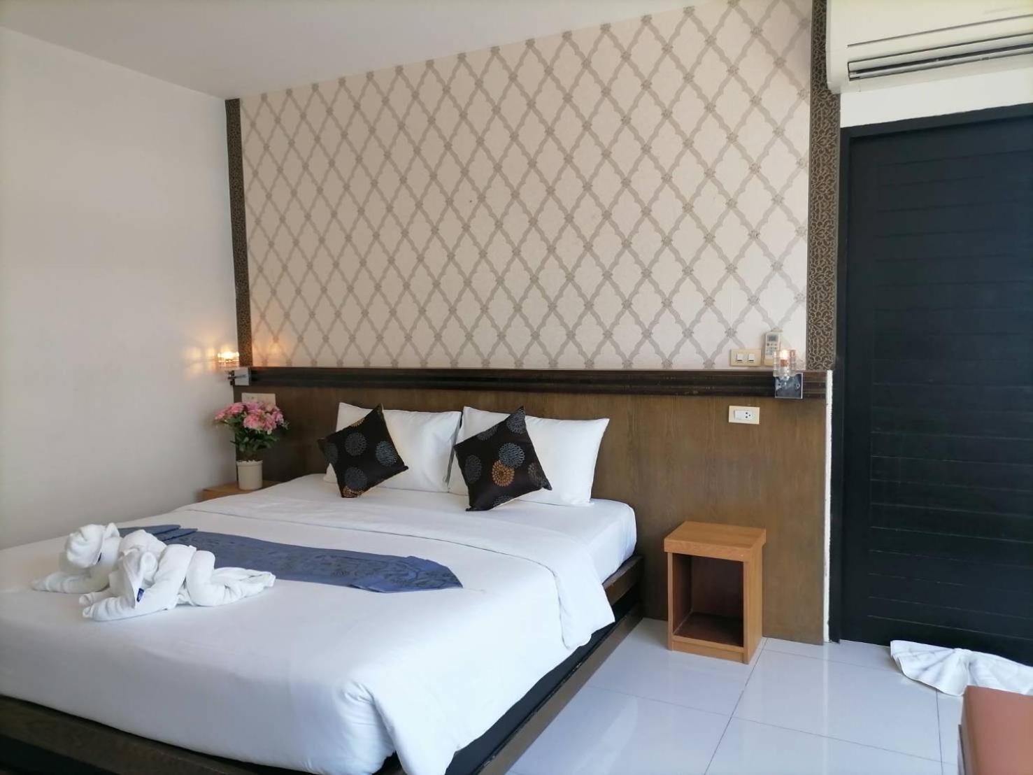 Nj Patong Hotel Luaran gambar