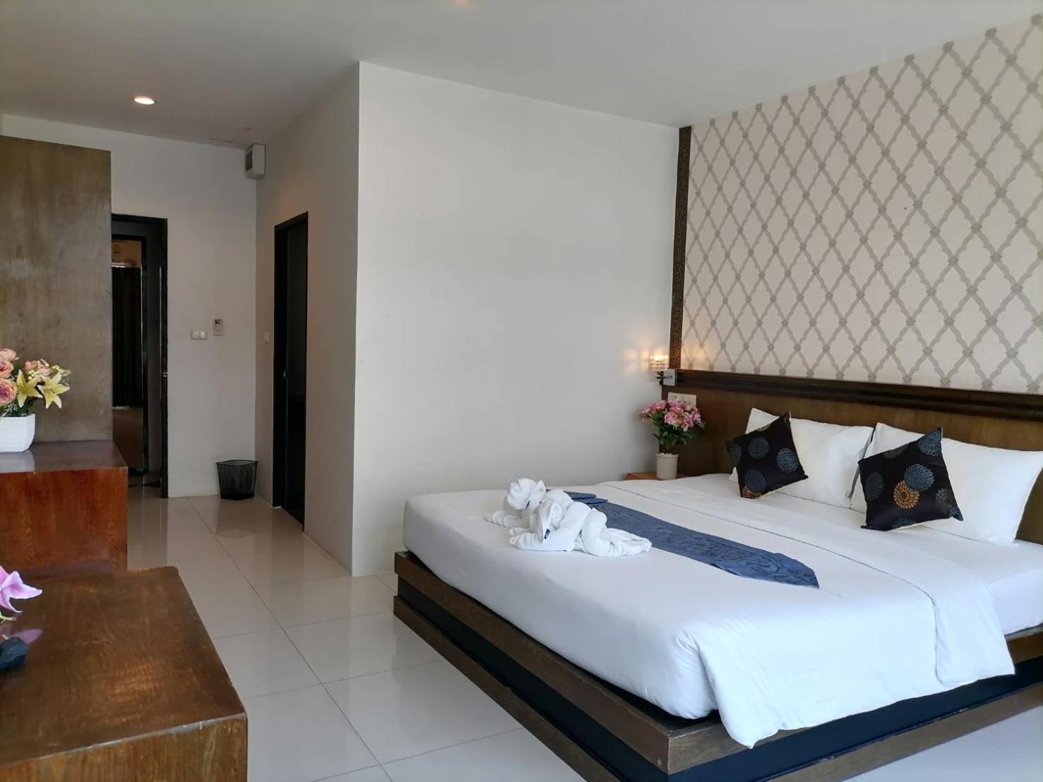Nj Patong Hotel Luaran gambar