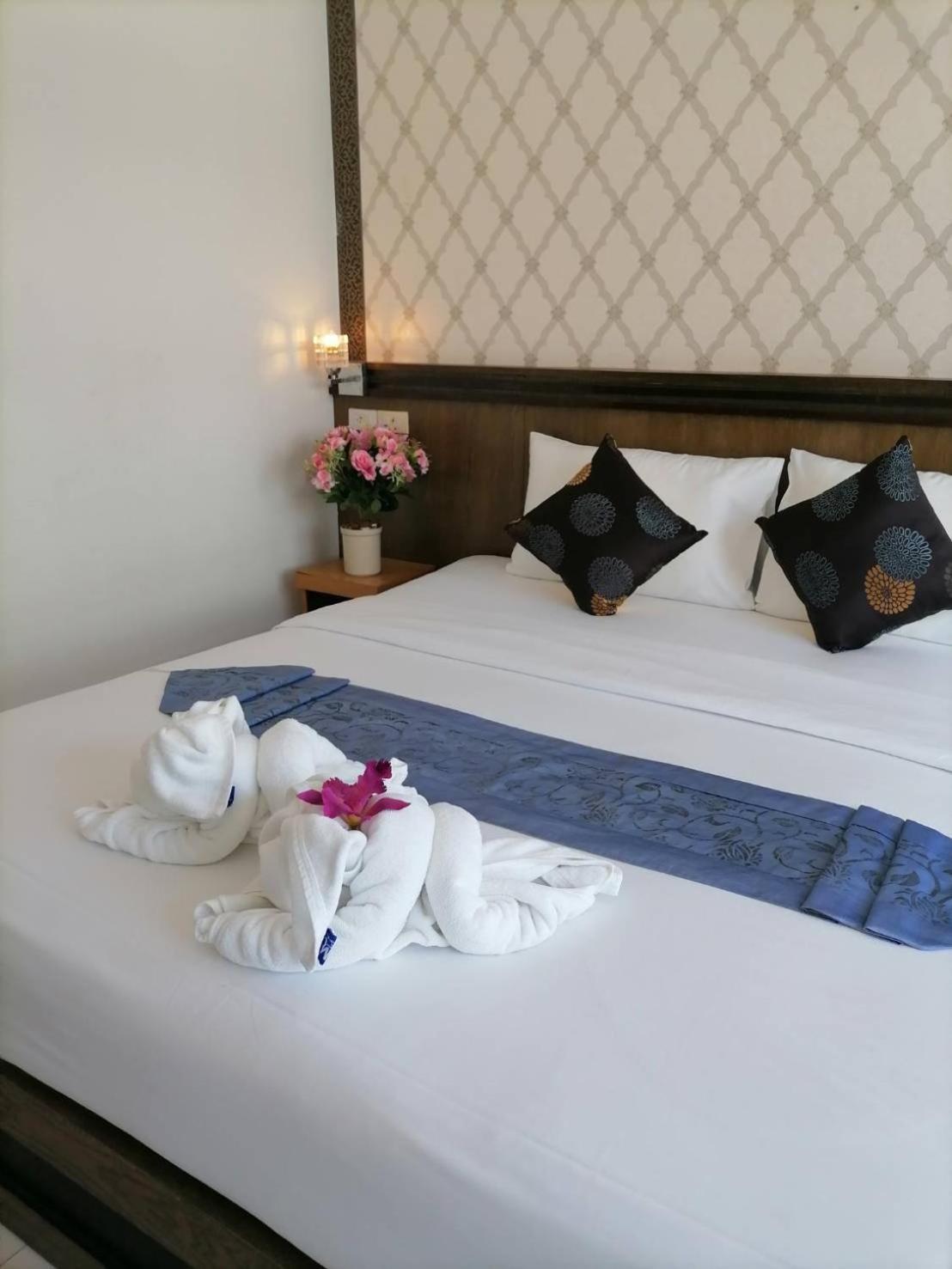 Nj Patong Hotel Luaran gambar