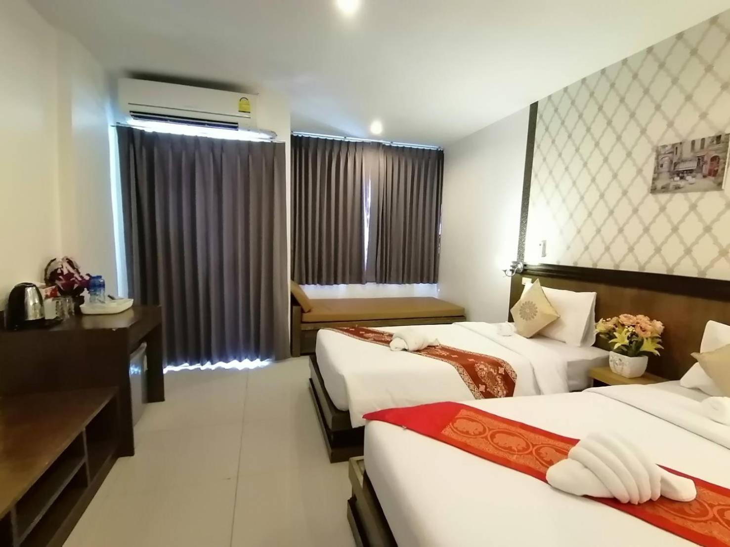 Nj Patong Hotel Luaran gambar