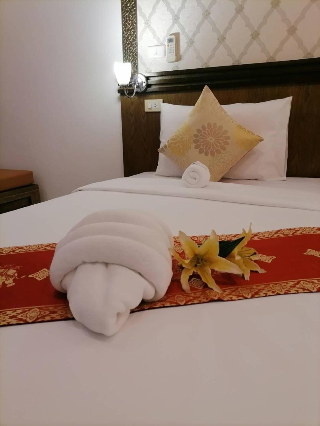 Nj Patong Hotel Luaran gambar